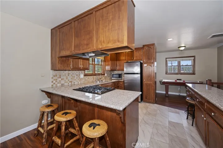 858 Club View Drive, Big Bear Lake, California 92315
