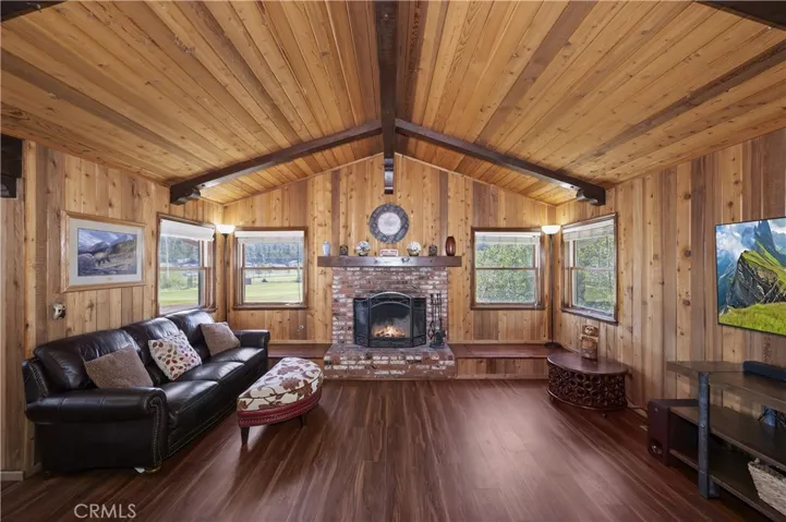 858 Club View Drive, Big Bear Lake, California 92315