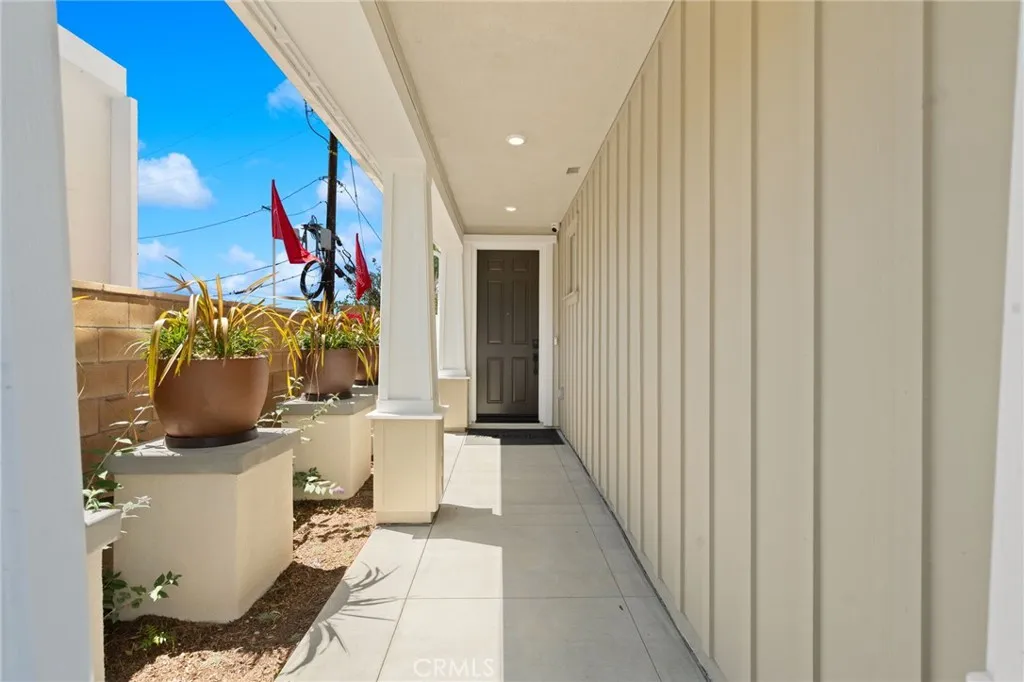 Front exterior photos are of the actual home. Back yard & interior photos are of the builder’s model home with the same floor plan and are for illustrative purposes only. Actual finishes, features, furnishings, and condition may vary. Home is under construction and will be delivered unfurnished.