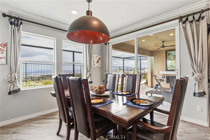 2521 Chad Zeller, Corona, California 92882