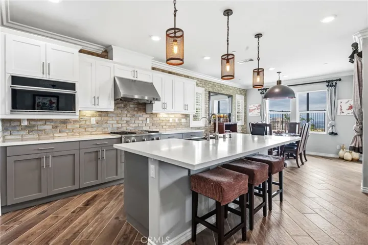 2521 Chad Zeller, Corona, California 92882