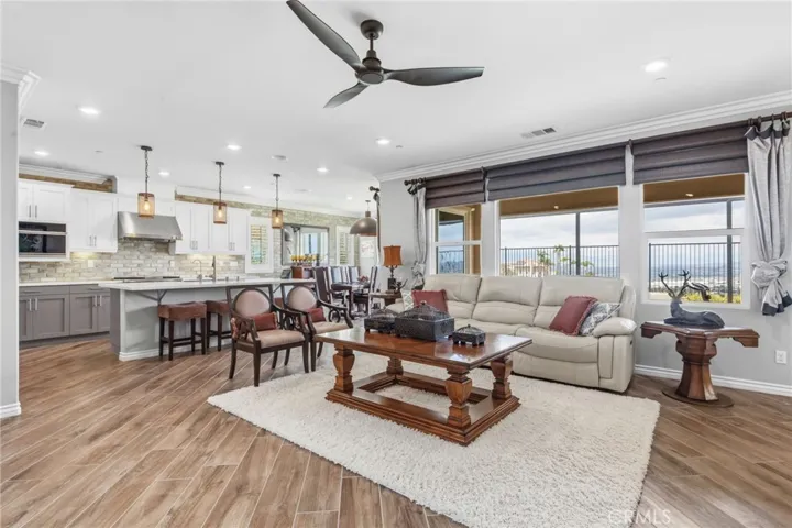 2521 Chad Zeller, Corona, California 92882