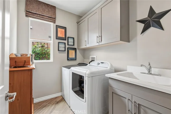 2521 Chad Zeller, Corona, California 92882