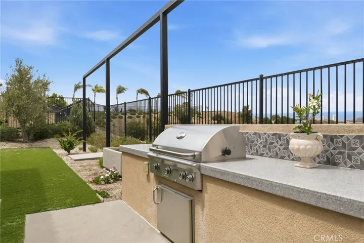 2521 Chad Zeller, Corona, California 92882