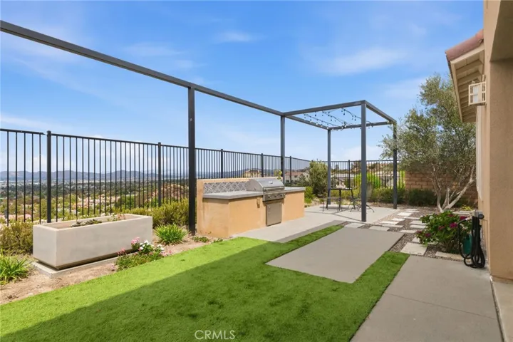 2521 Chad Zeller, Corona, California 92882