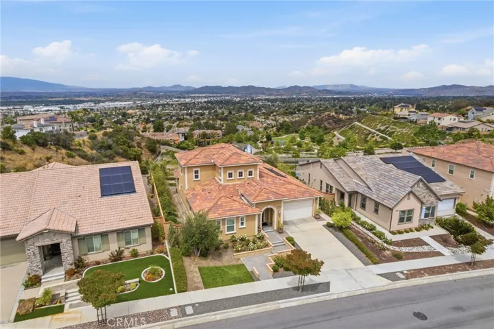 2521 Chad Zeller, Corona, California 92882