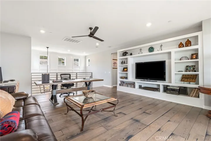 2521 Chad Zeller, Corona, California 92882