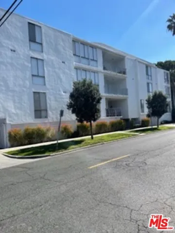 9297 Burton Way 3, Beverly Hills, California 90210