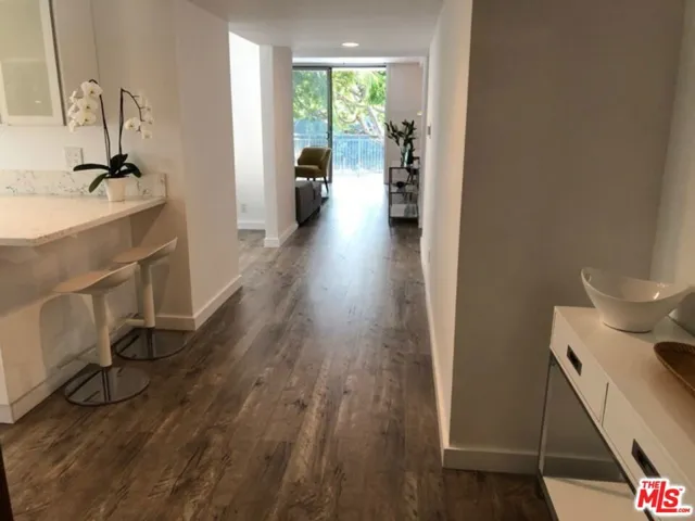 9297 Burton Way 3, Beverly Hills, California 90210