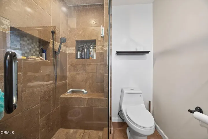 2166 Bardsdale Avenue - Bathroom