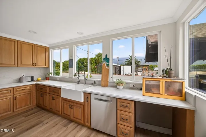 2166 Bardsdale Avenue -  Kitchen