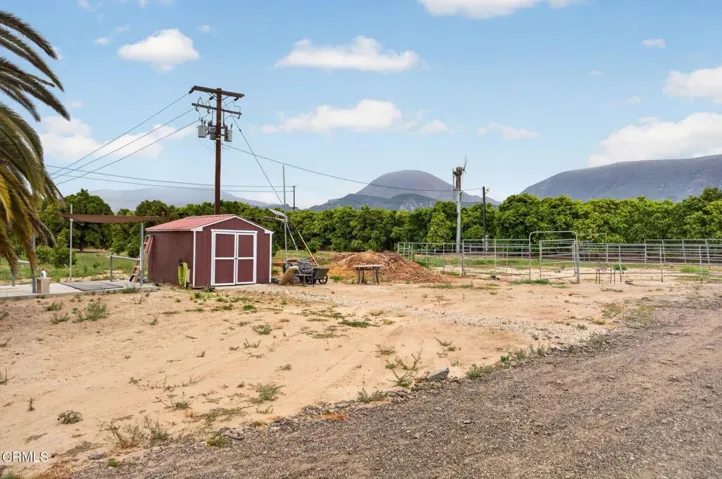 2166 Bardsdale Ave - Ranch