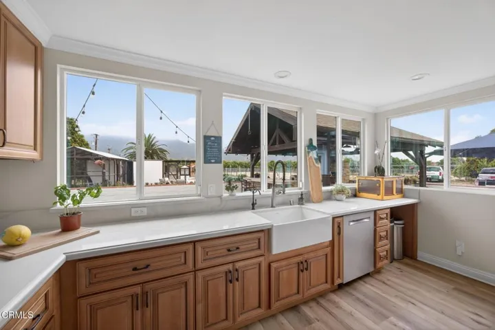 2166 Bardsdale Avenue - Kitchen