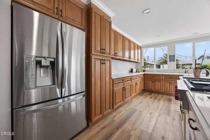 2166 Bardsdale Avenue - Kitchen