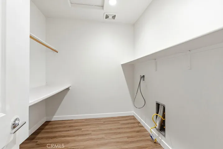 Laundry with connectors