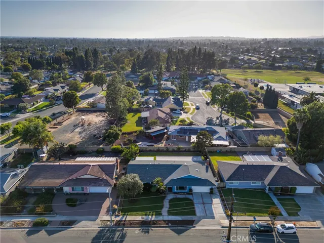 Walking distance to the neighbrhood park.