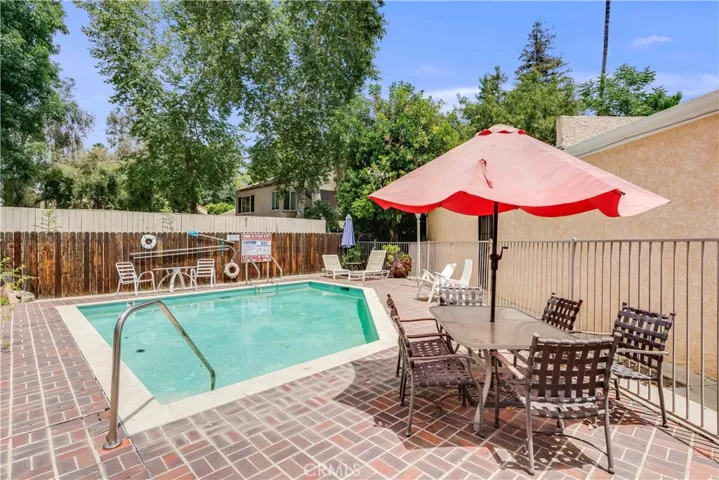 6300 Shoup Avenue 2, Woodland Hills, California 91367