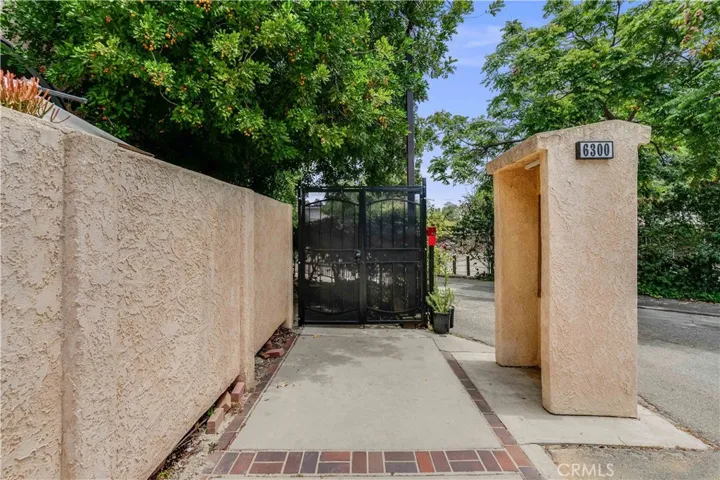 6300 Shoup Avenue 2, Woodland Hills, California 91367