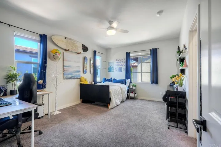 Spacious bed room with ensuite full bath and walk in closet