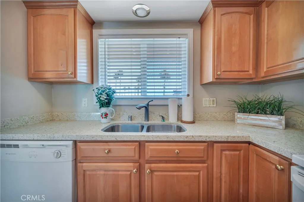 Quality kitchen cabinetry  Nice garden and palm tree views from the window