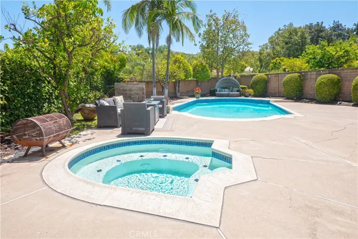 Separate jacuzzi