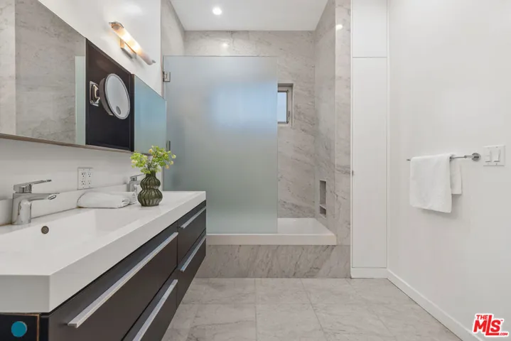 613 Westmount Drive, West Hollywood, California 90069