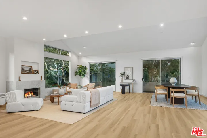 613 Westmount Drive, West Hollywood, California 90069