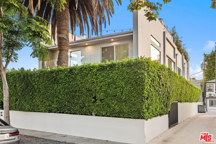 613 Westmount Drive, West Hollywood, California 90069