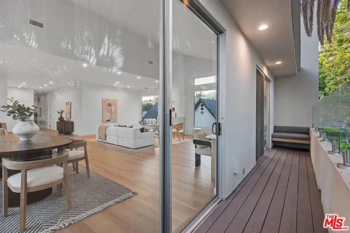 613 Westmount Drive, West Hollywood, California 90069