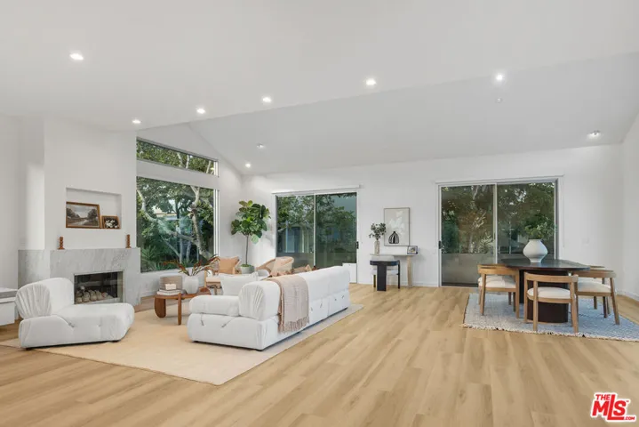 613 Westmount Drive, West Hollywood, California 90069
