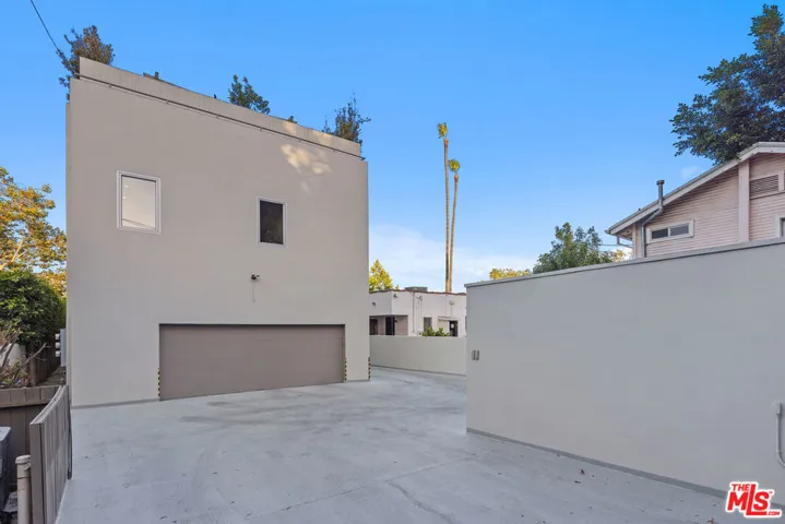 613 Westmount Drive, West Hollywood, California 90069