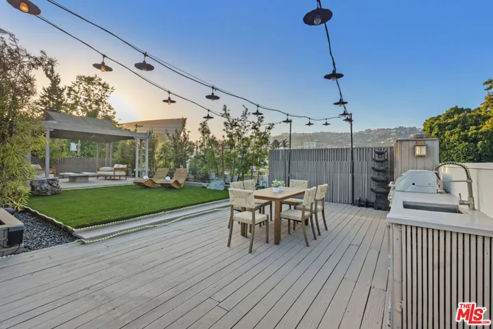 613 Westmount Drive, West Hollywood, California 90069