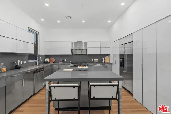 613 Westmount Drive, West Hollywood, California 90069