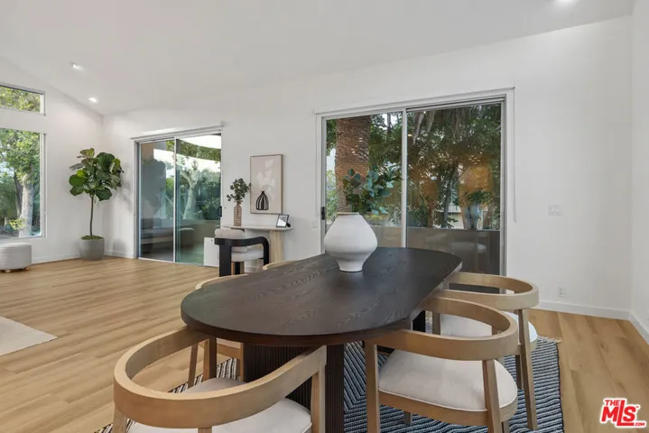 613 Westmount Drive, West Hollywood, California 90069