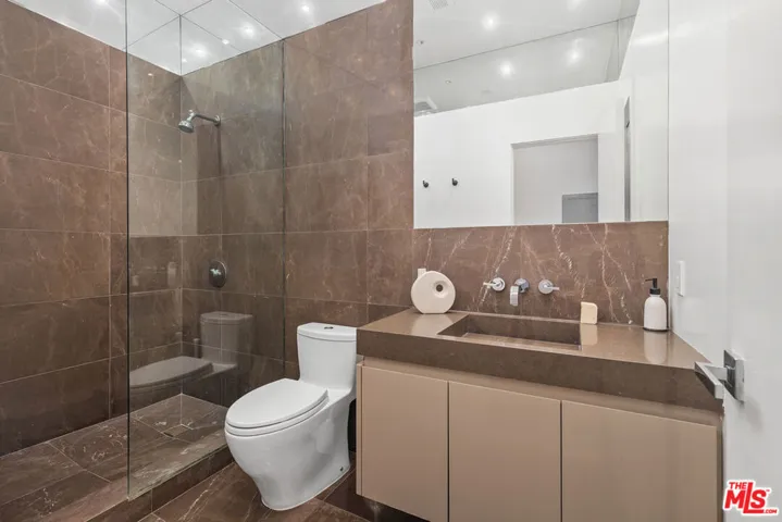 613 Westmount Drive, West Hollywood, California 90069