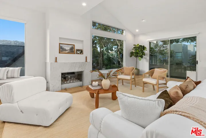 613 Westmount Drive, West Hollywood, California 90069