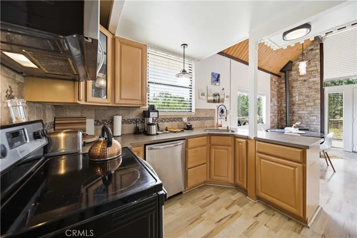 27200 Bear Valley Road, Tehachapi, California 93561