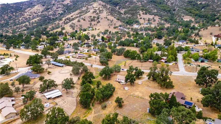 27200 Bear Valley Road, Tehachapi, California 93561