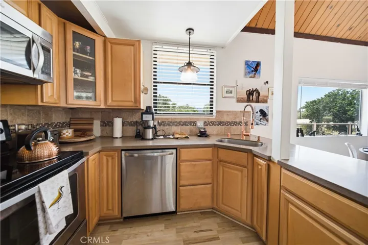 27200 Bear Valley Road, Tehachapi, California 93561