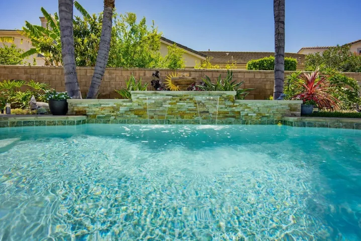 Resort-style plunge pool