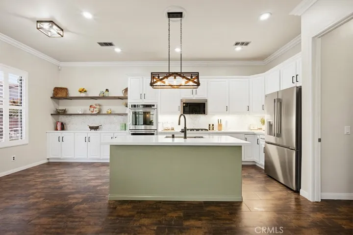 Open large kitchen with island
