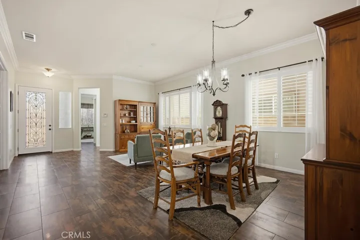Dining El off Living room