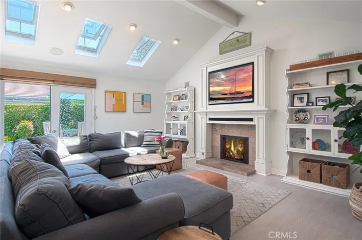 2023 S Capella Court, Costa Mesa, California 92626