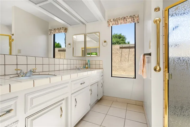 7308 Budge Way, Bakersfield, California 93309