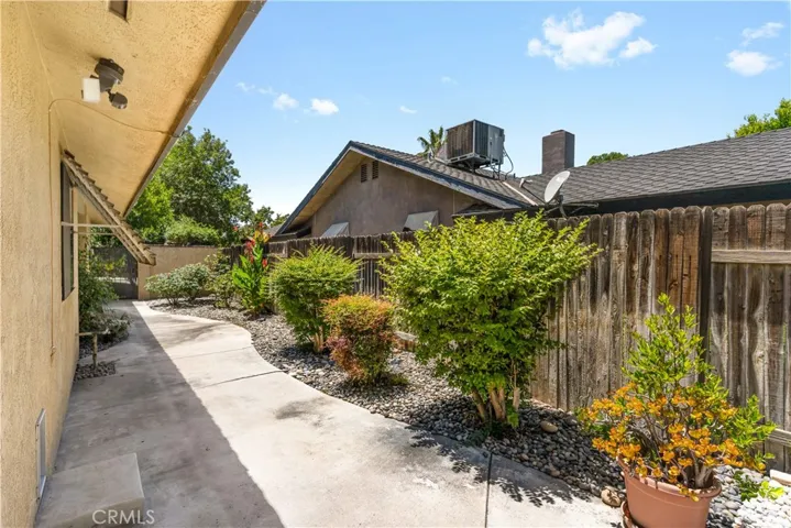 7308 Budge Way, Bakersfield, California 93309