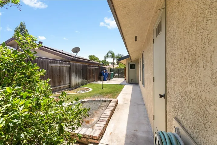 7308 Budge Way, Bakersfield, California 93309