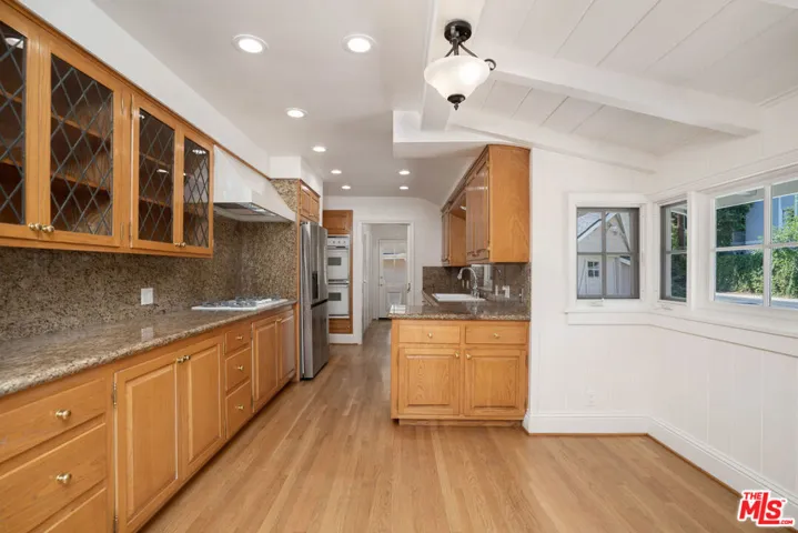 5360 Bothwell Road, Tarzana, California 91356
