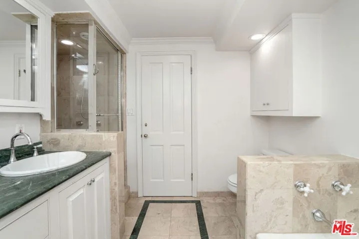 5360 Bothwell Road, Tarzana, California 91356