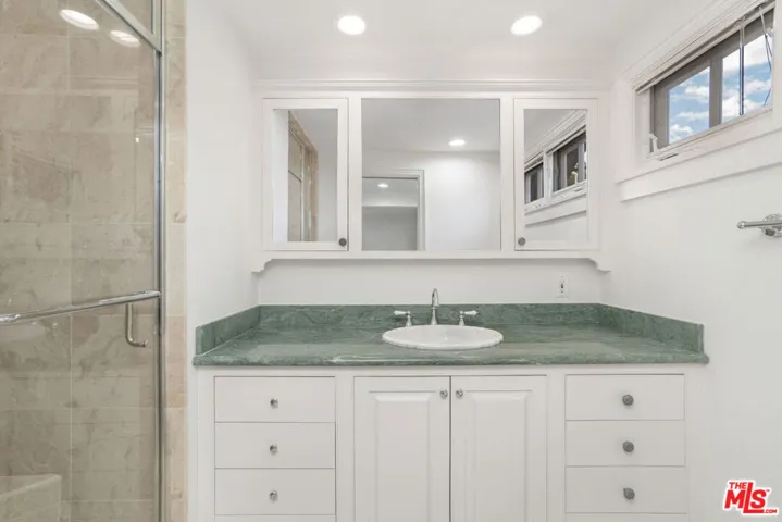 5360 Bothwell Road, Tarzana, California 91356