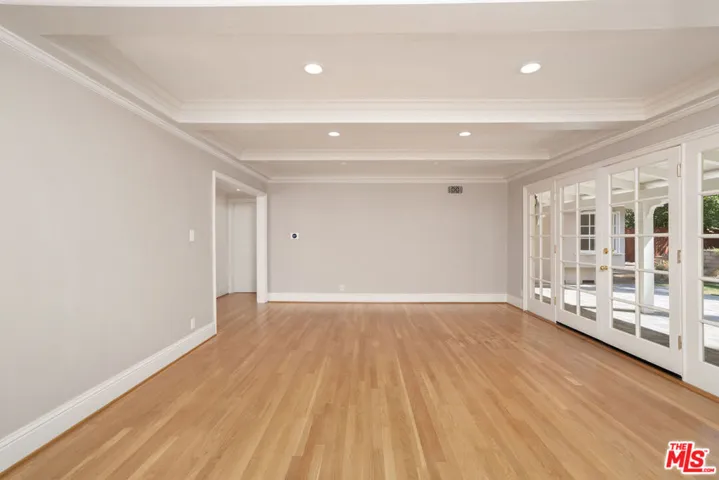 5360 Bothwell Road, Tarzana, California 91356